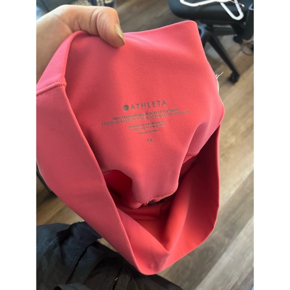 Athleta PLUS 1X Salutation Stash Pocket II 7/8 Tight Leggings Dragonfruit Pink - Picture 2 of 7